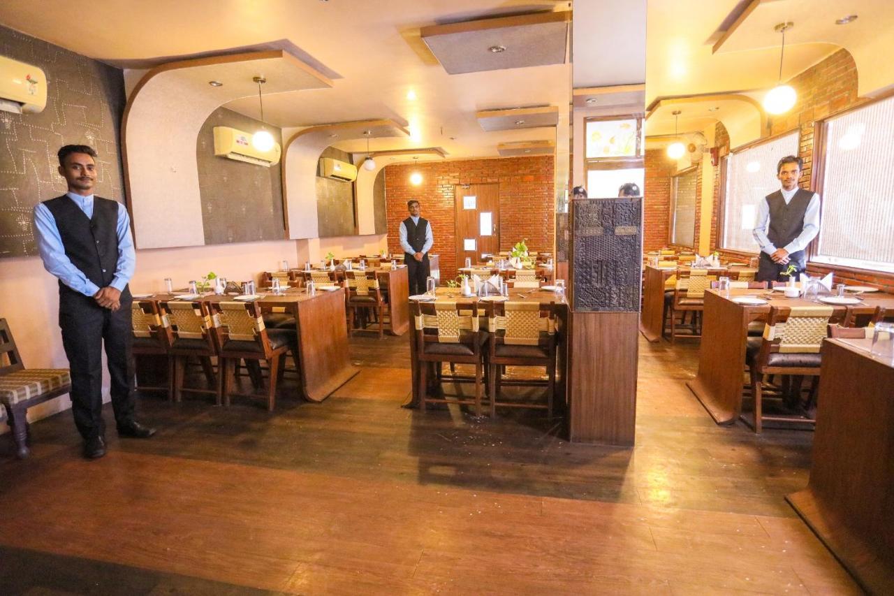 Hotel Vishwanath Varanasi Exteriör bild