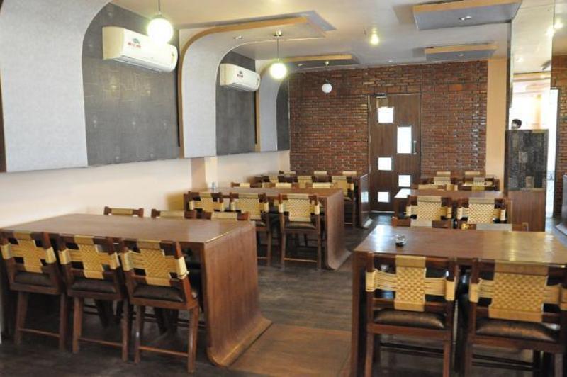Hotel Vishwanath Varanasi Exteriör bild